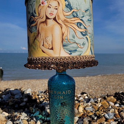 Our most popular lamp! A stunningly designed bottle deserves an equally beautiful crown.